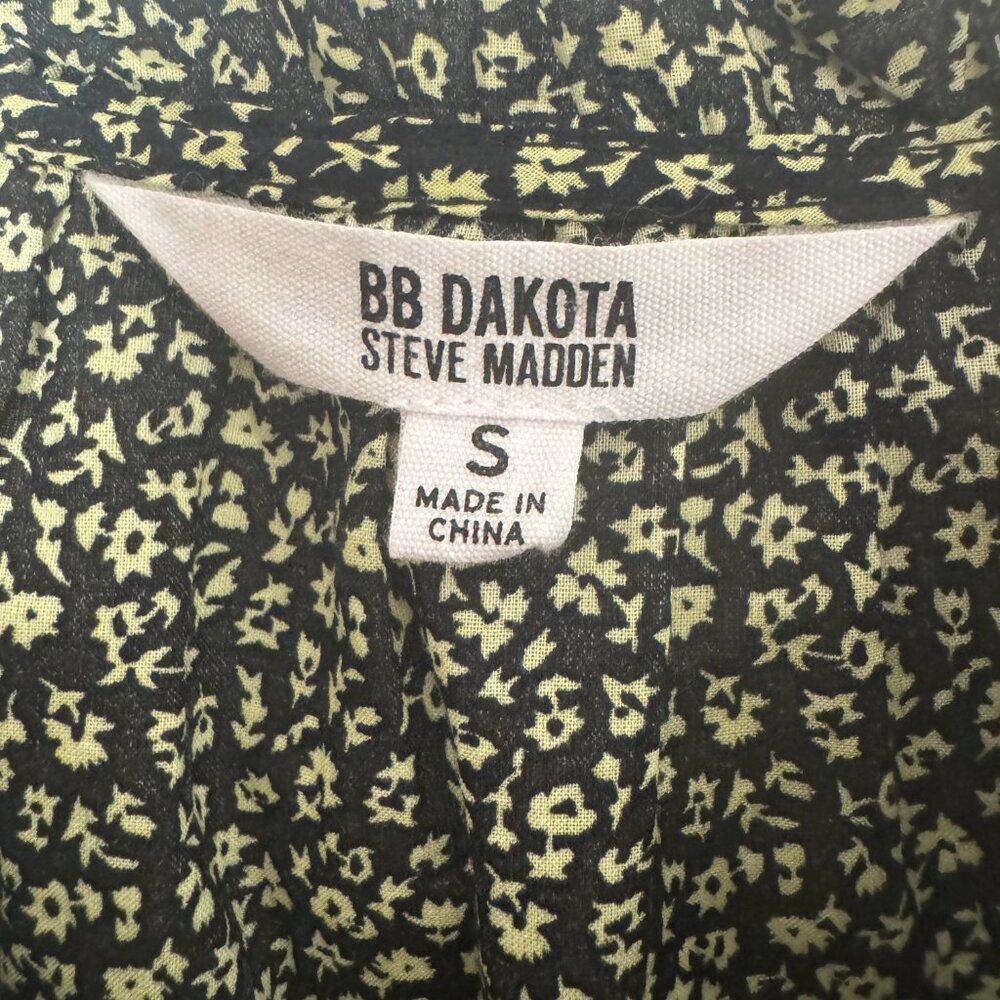 BB Dakota by Steve Madden | Cotton Valle Flutter Sleeve Tie Blouse Size Small - Picture 4 of 8